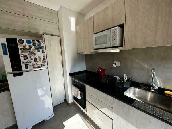 En Alquiler Departamento Amoblado de 2 Dormitorios en Villa Morra — foto 2