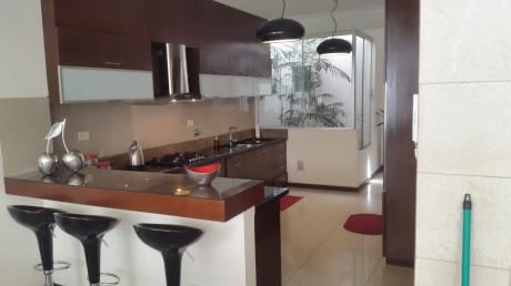 Se Vende Casa En Avenida Alemana Entre 6to Y 7mo Anillo