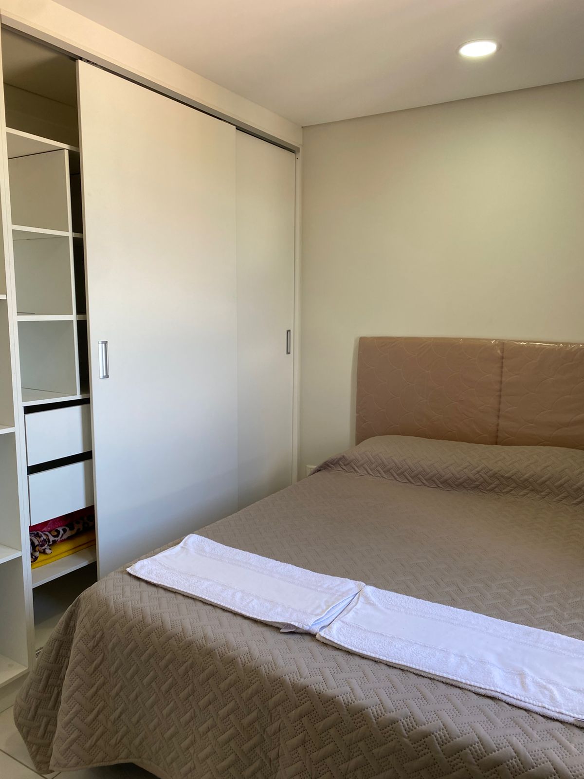 ALQUILO DPTO. AMOBLADO LOS LAURELES TOWER — foto 2