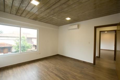 Hermosos Duplex En El B° Bernardino Caballero