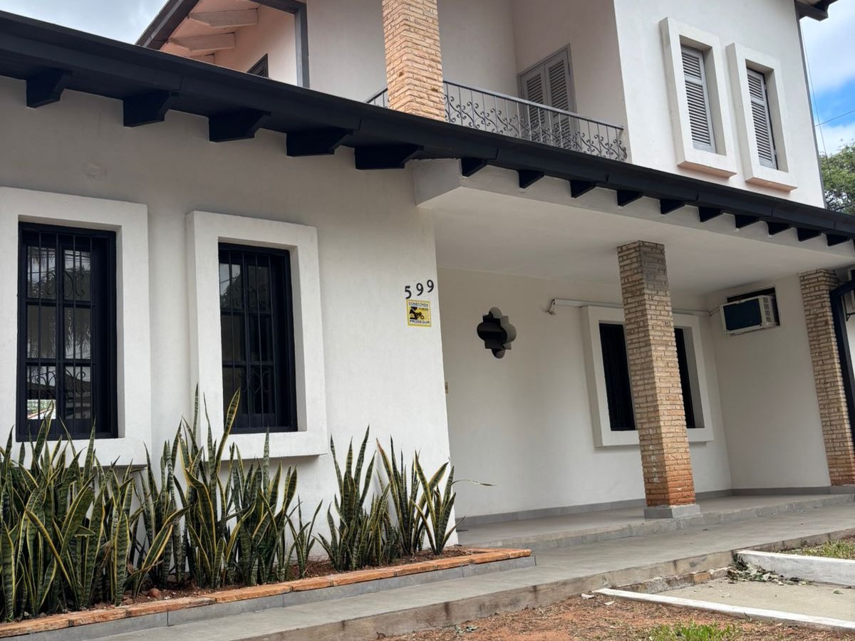 ALQUILO CASA DE 4 DORMITORIOS EN RECOLETA