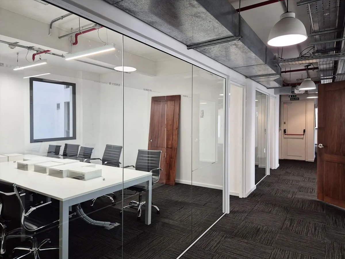 - Alquiler - Oficina Privada - Cowork - Plaza Independencia - Cuidad Vieja - Centro · Foto 8