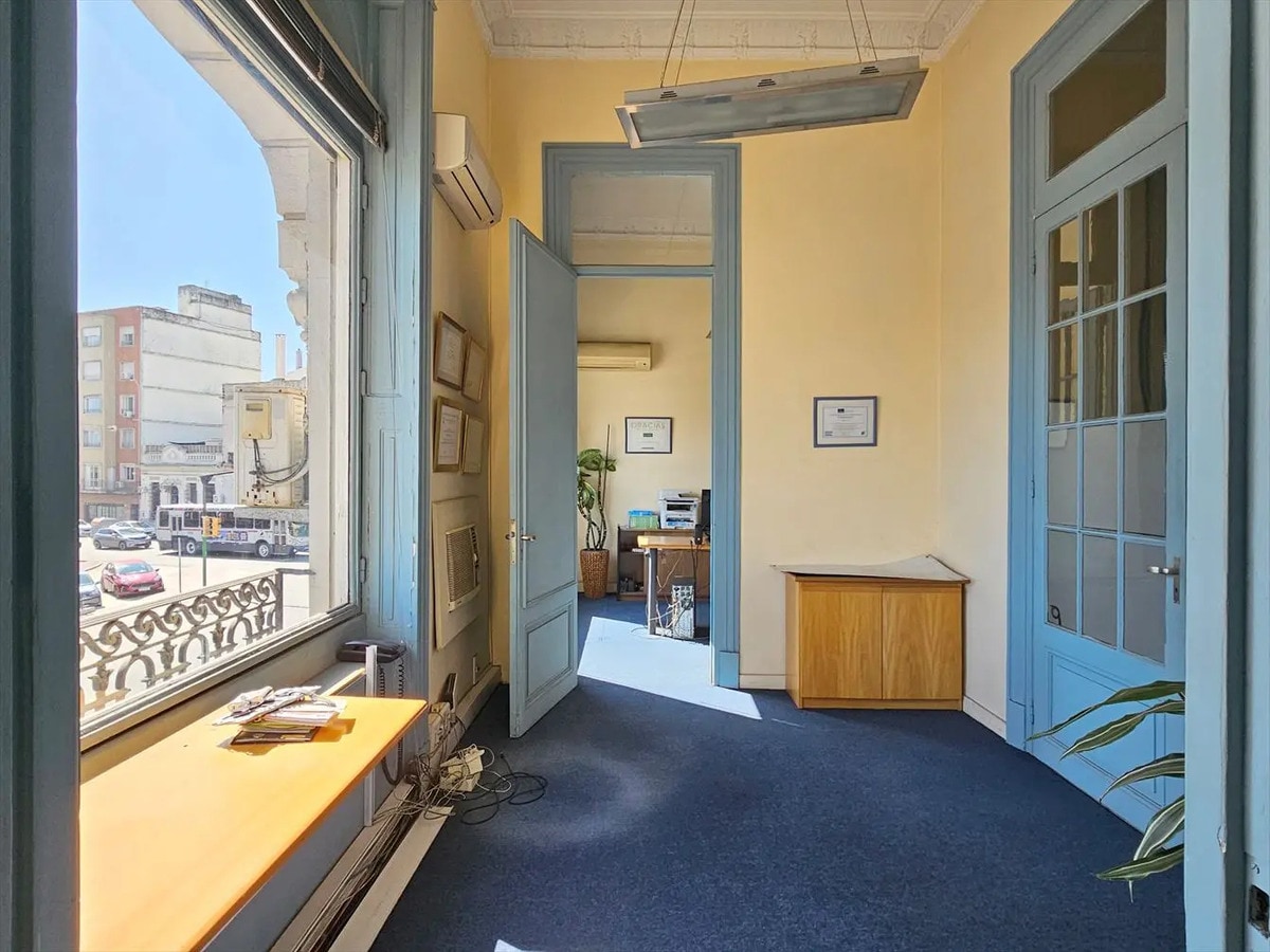 Alquiler O Venta - Piso De Oficina - Ciudad Vieja / Centro · Foto 9
