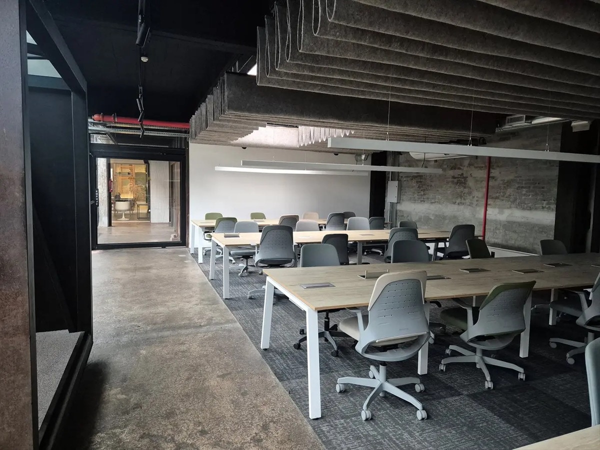- Alquiler -oficina - Cowork - Todo Incluido - Tres Cruces- · Foto 3