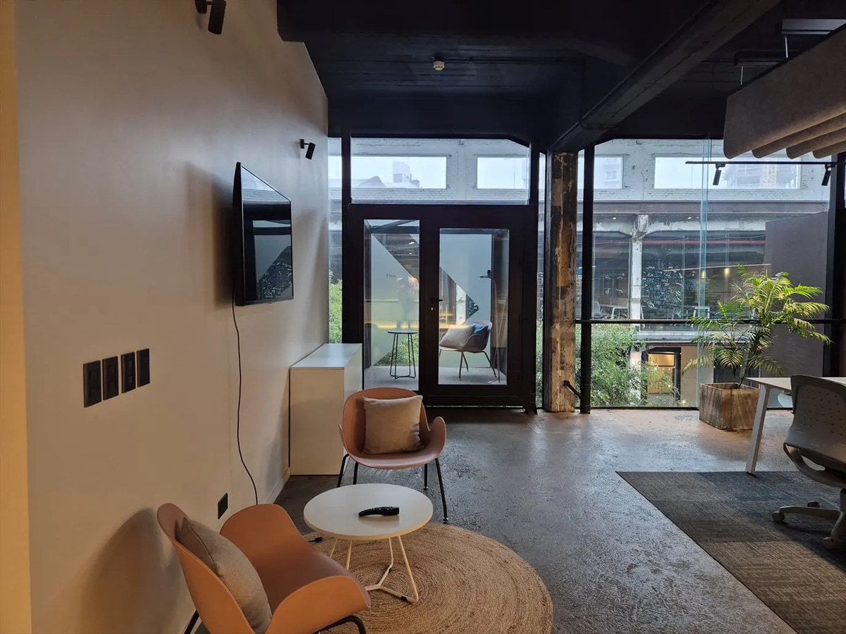 - Alquiler -oficina - Cowork - Todo Incluido - Tres Cruces- · Foto 5