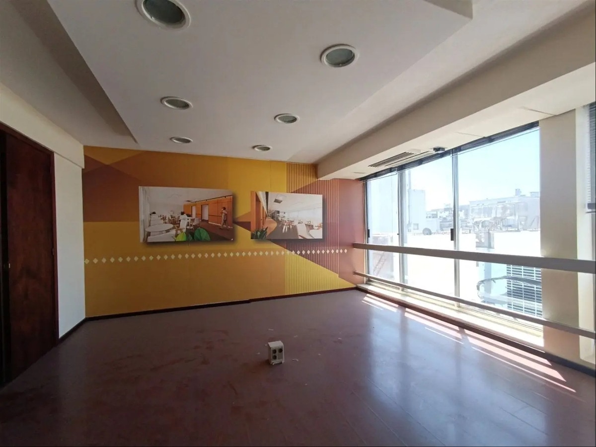 Alquiler Oficina Ciudad Vieja · Foto 12