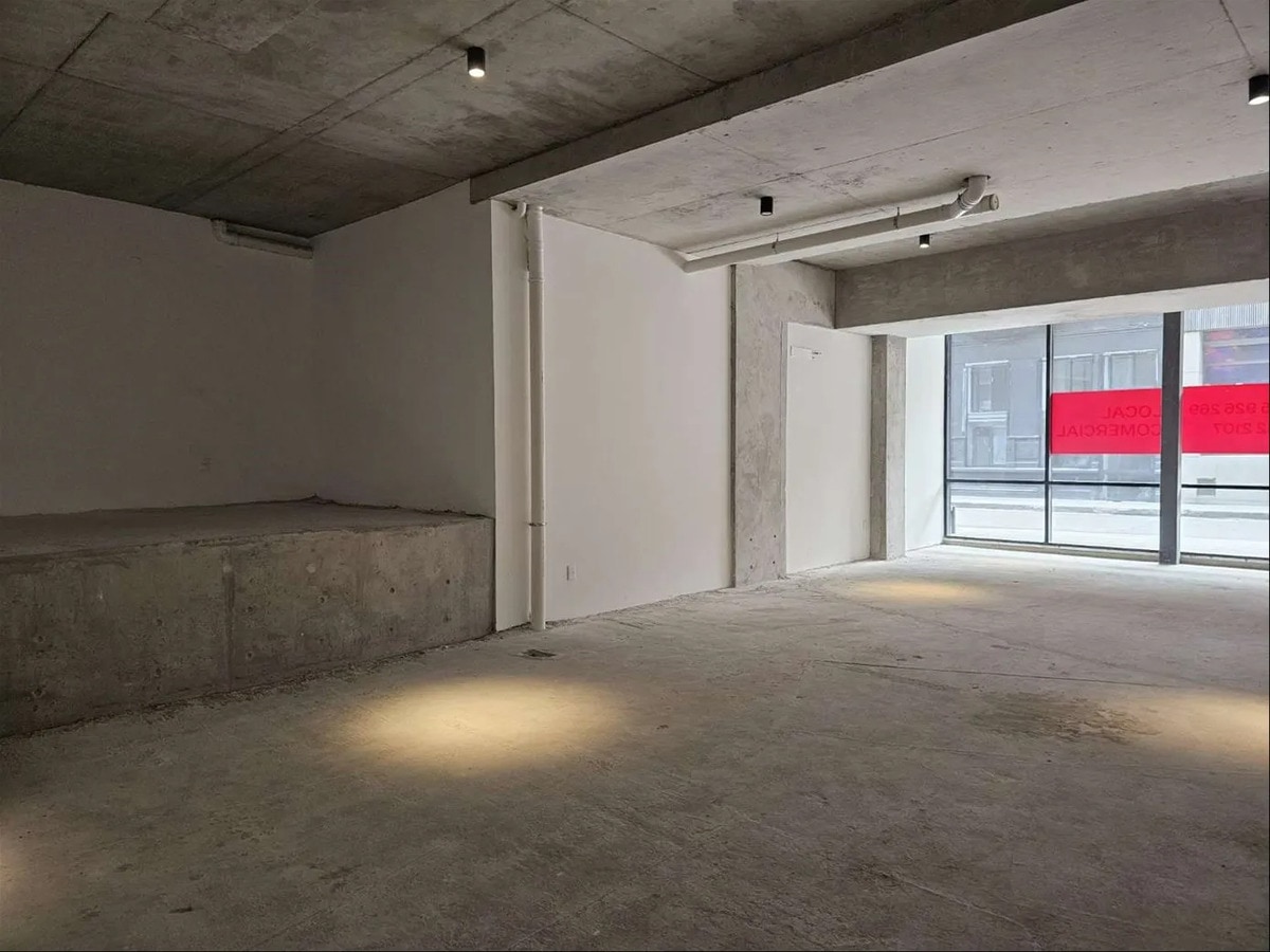 Alquiler | Local Comercial En Cordón Sur · Foto 6
