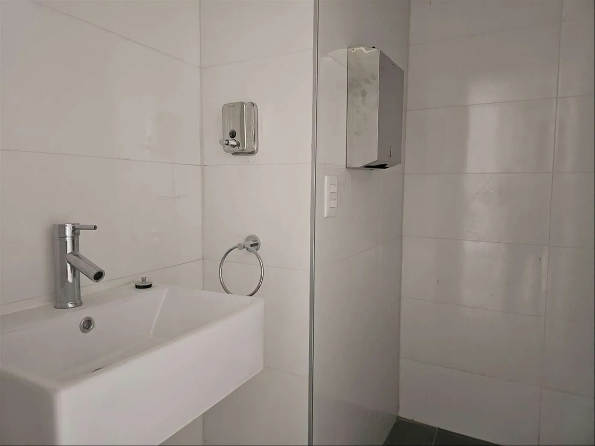 Alquiler | Local Comercial En Cordón Sur · Foto 9