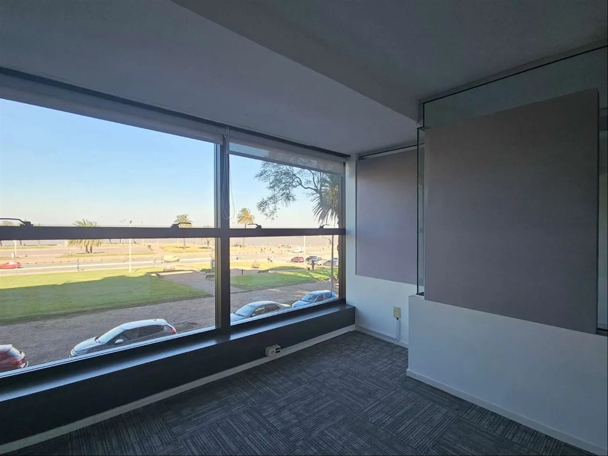 Alquiler o Venta - Oficina En Parque Rodó - · Foto 10