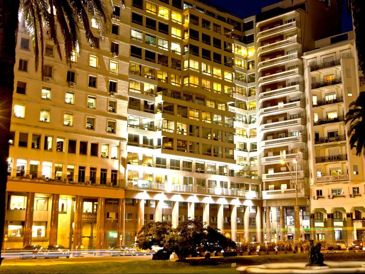 Oficina Plaza Independencia / Ciudad Vieja - Alquiler · Foto 4