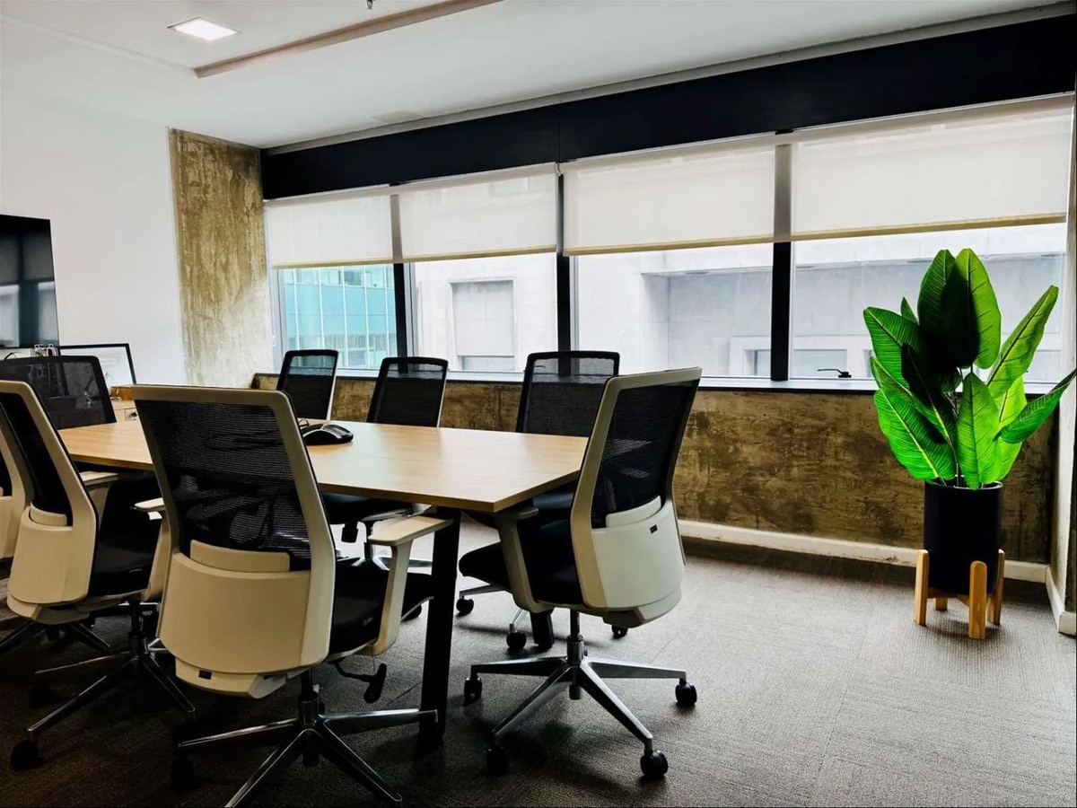 Alquiler O Venta - Oficina - Ciudad Vieja - Edificio De Categoría · Foto 5