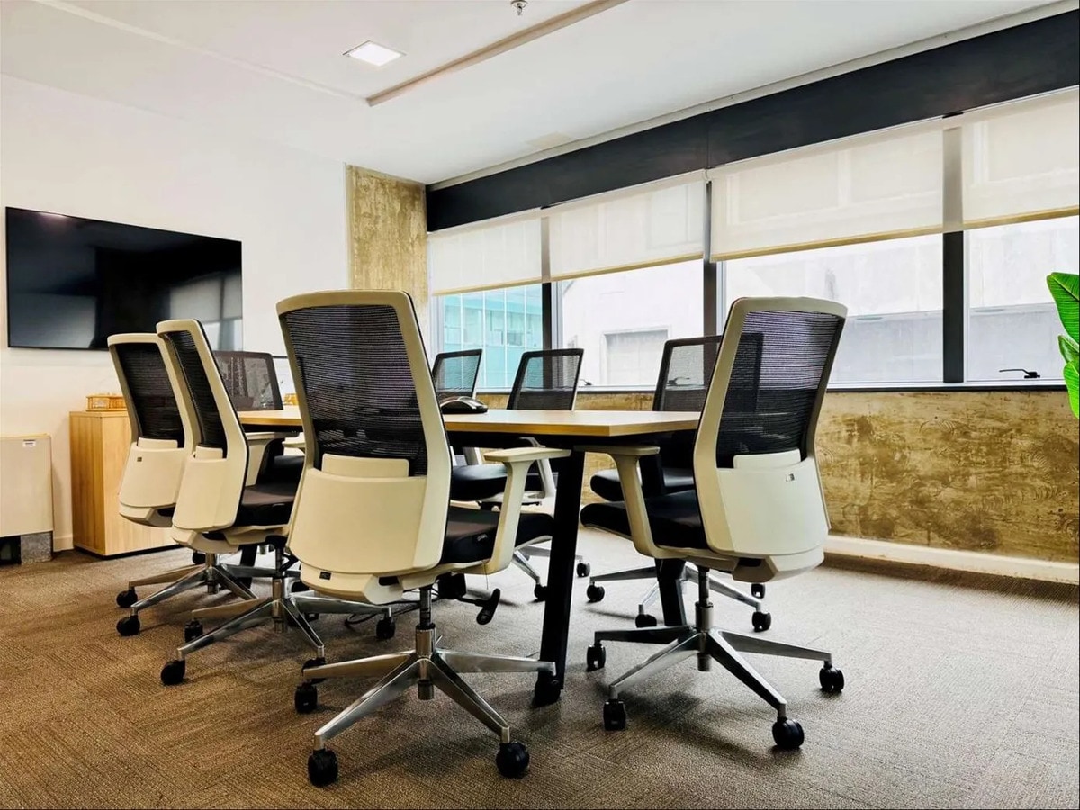 Alquiler O Venta - Oficina - Ciudad Vieja - Edificio De Categoría · Foto 4
