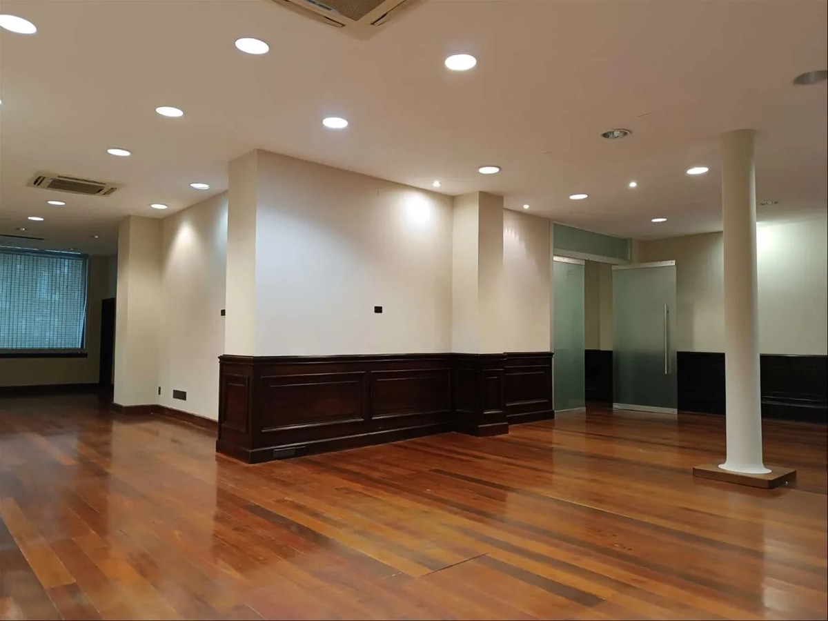 Oficina Alquiler - Ciudad Vieja- Edificio · Foto 7