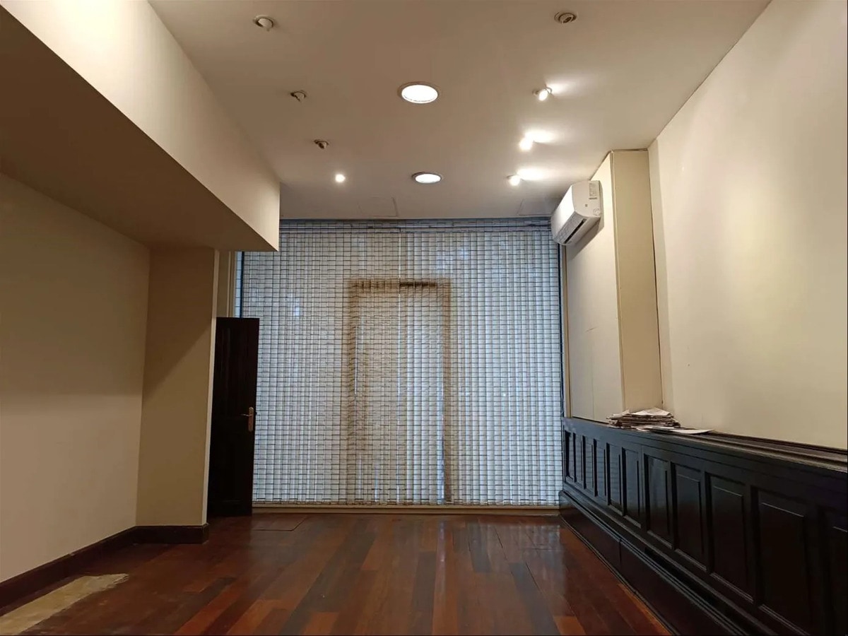 Oficina Alquiler - Ciudad Vieja- Edificio · Foto 4