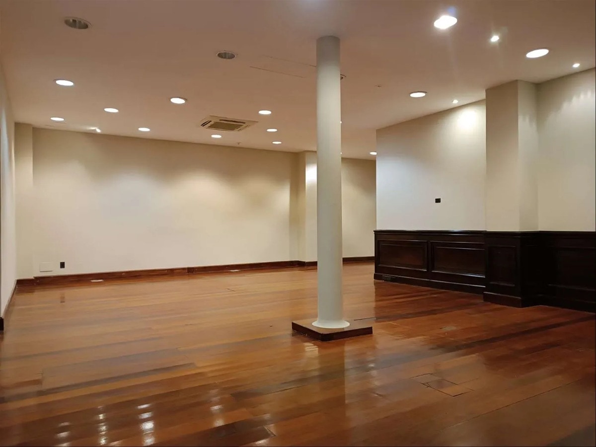 Oficina Alquiler - Ciudad Vieja- Edificio · Foto 6