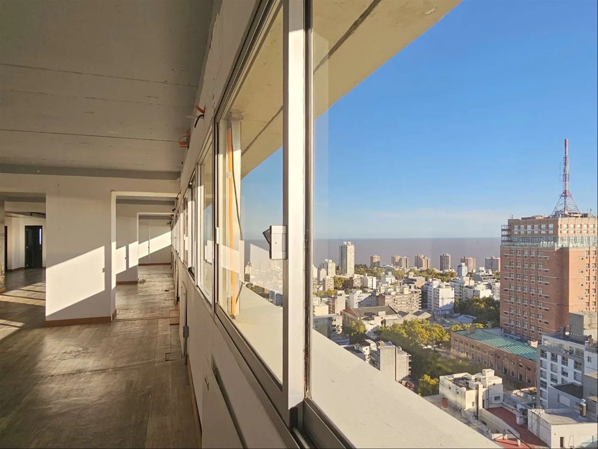 Alquiler - Oficina Centro - Edificio Corporativo Primer Nivel - Vista Panoramica Unica En Montevideo · Foto 9