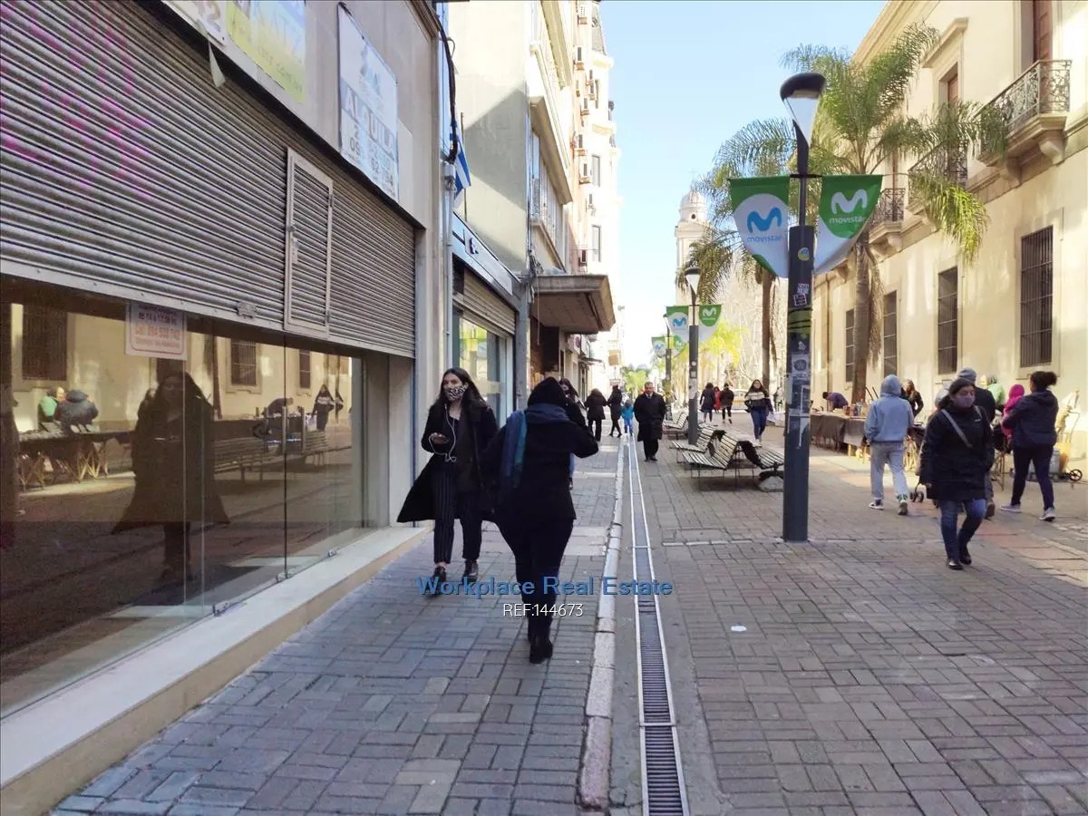 Alquiler - Local Comercial - Peatonal Sarandí - Ciudad Vieja · Foto 4
