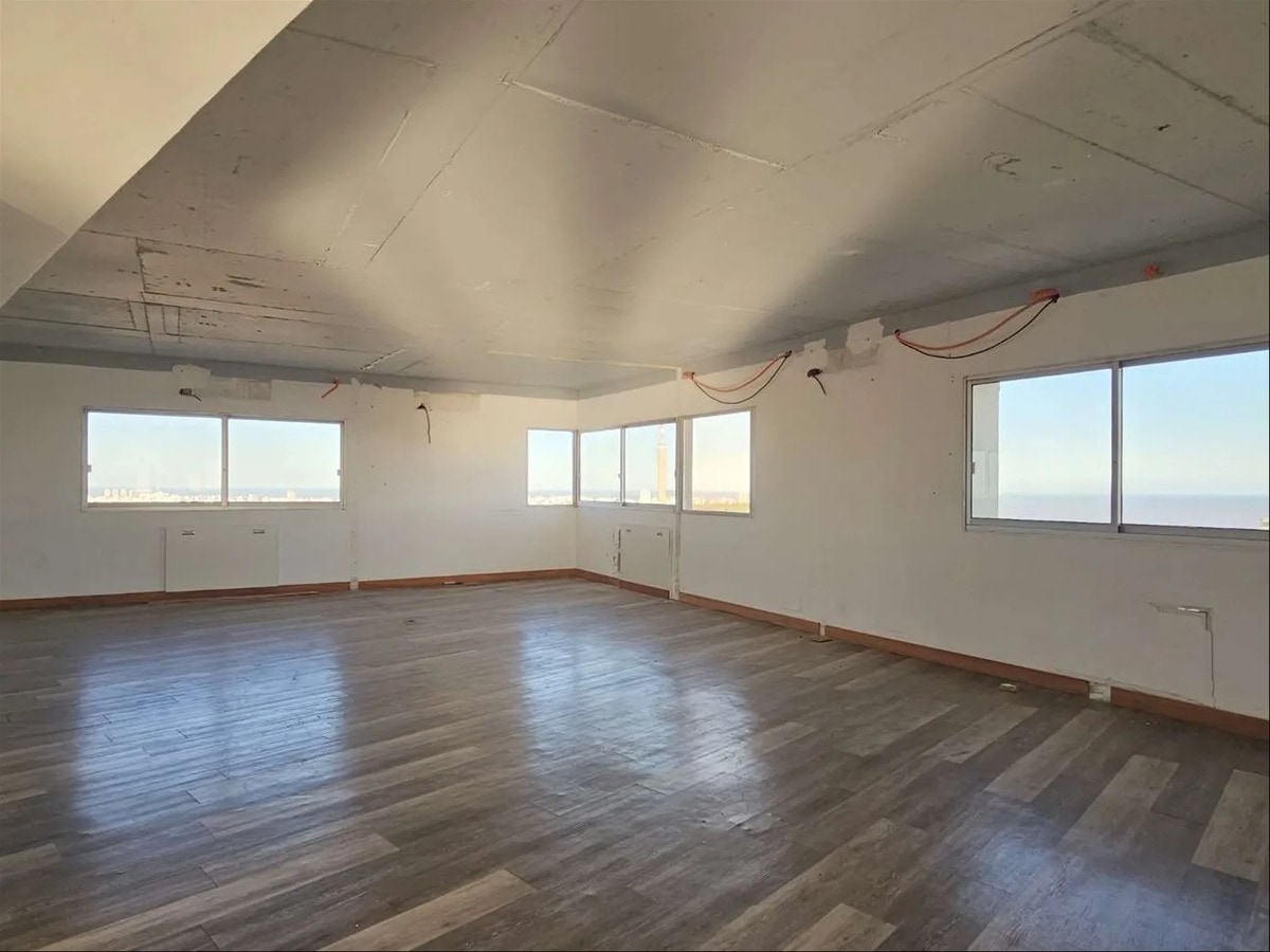 Alquiler - Oficina Centro - Edificio Corporativo Primer Nivel - Vista Panoramica Unica En Montevideo · Foto 8