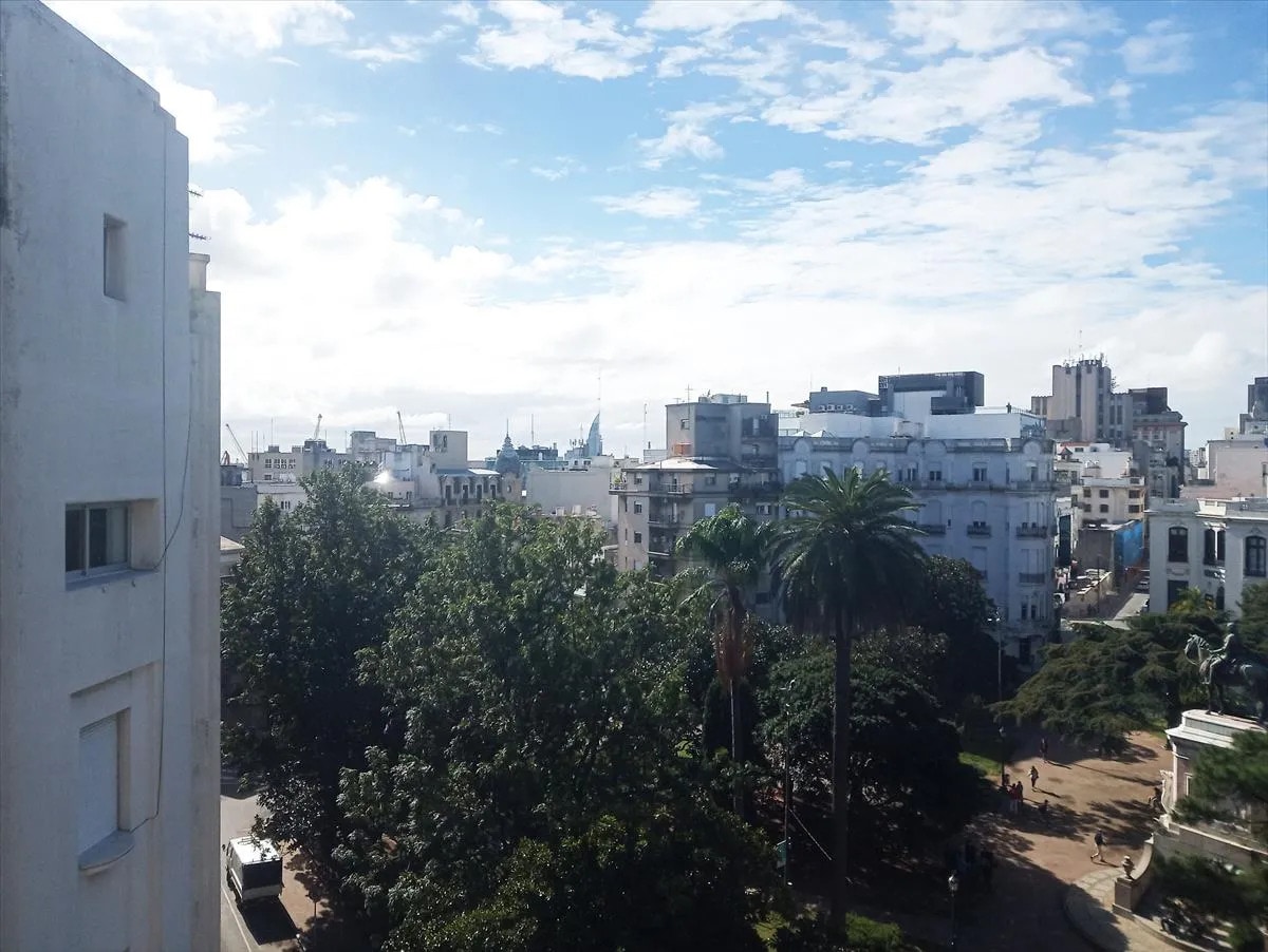 Alquiler De Oficinas En Ciudad Vieja / Plaza Zabala - Con Amplia Terraza Exclusiva · Foto 8
