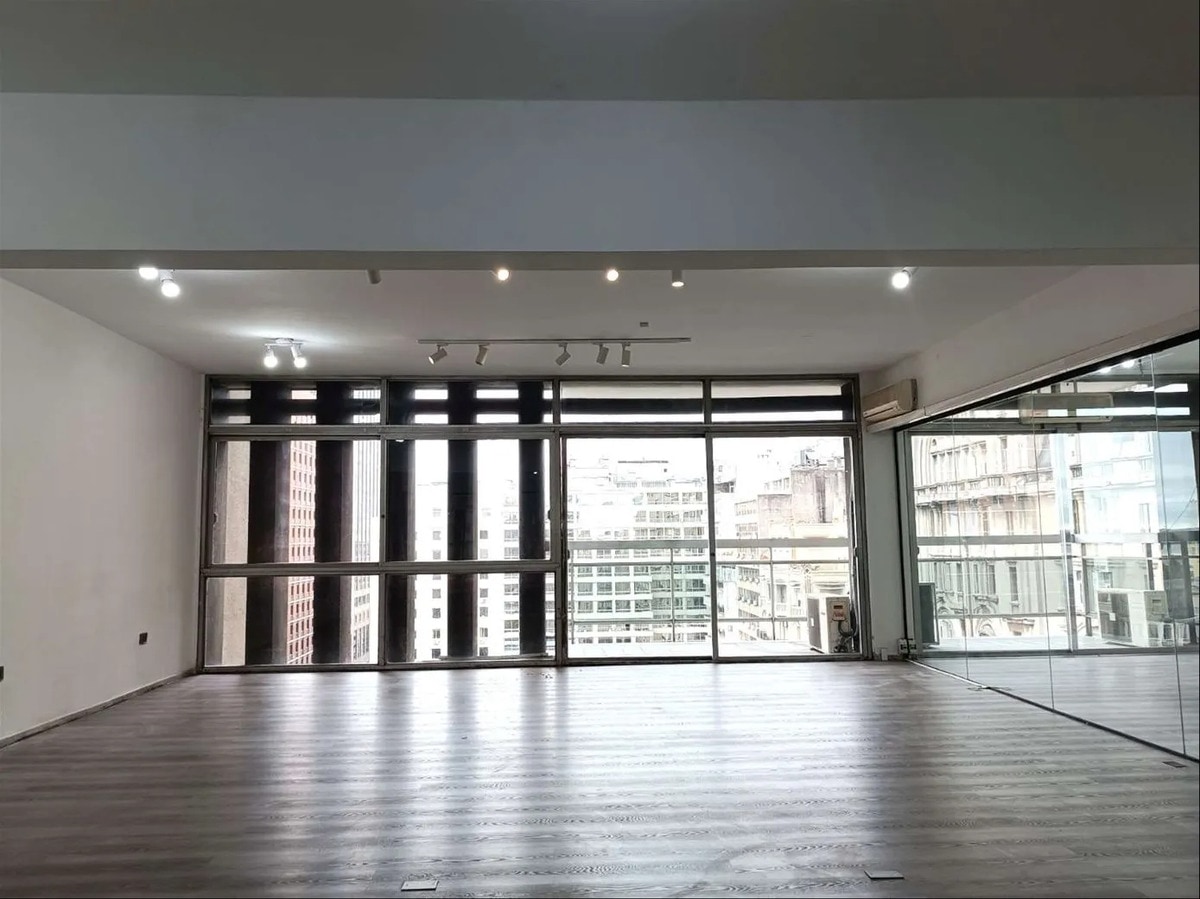 Alquiler O Venta - Oficina - Centro - Sobre Plaza Independencia Con Vista Panorámica · Foto 5