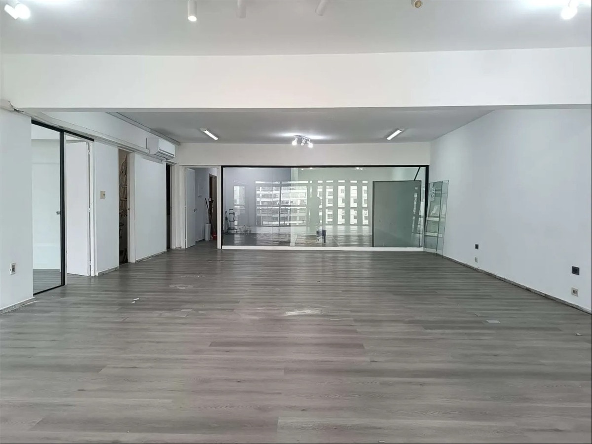 Alquiler O Venta - Oficina - Centro - Sobre Plaza Independencia Con Vista Panorámica · Foto 7