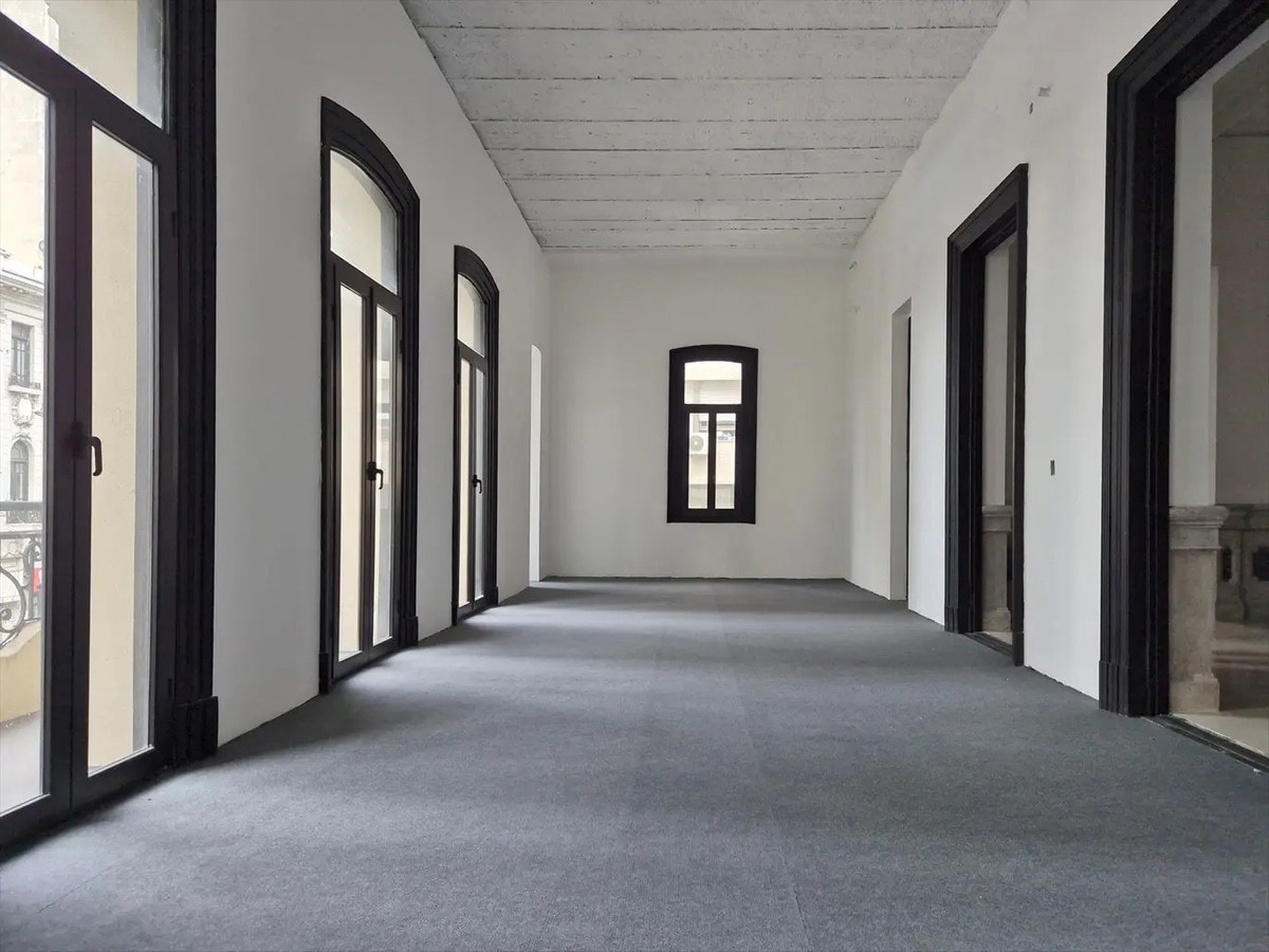 - Alquiler - Oficinas - Centro - Edificio 3 Pisos - · Foto 9