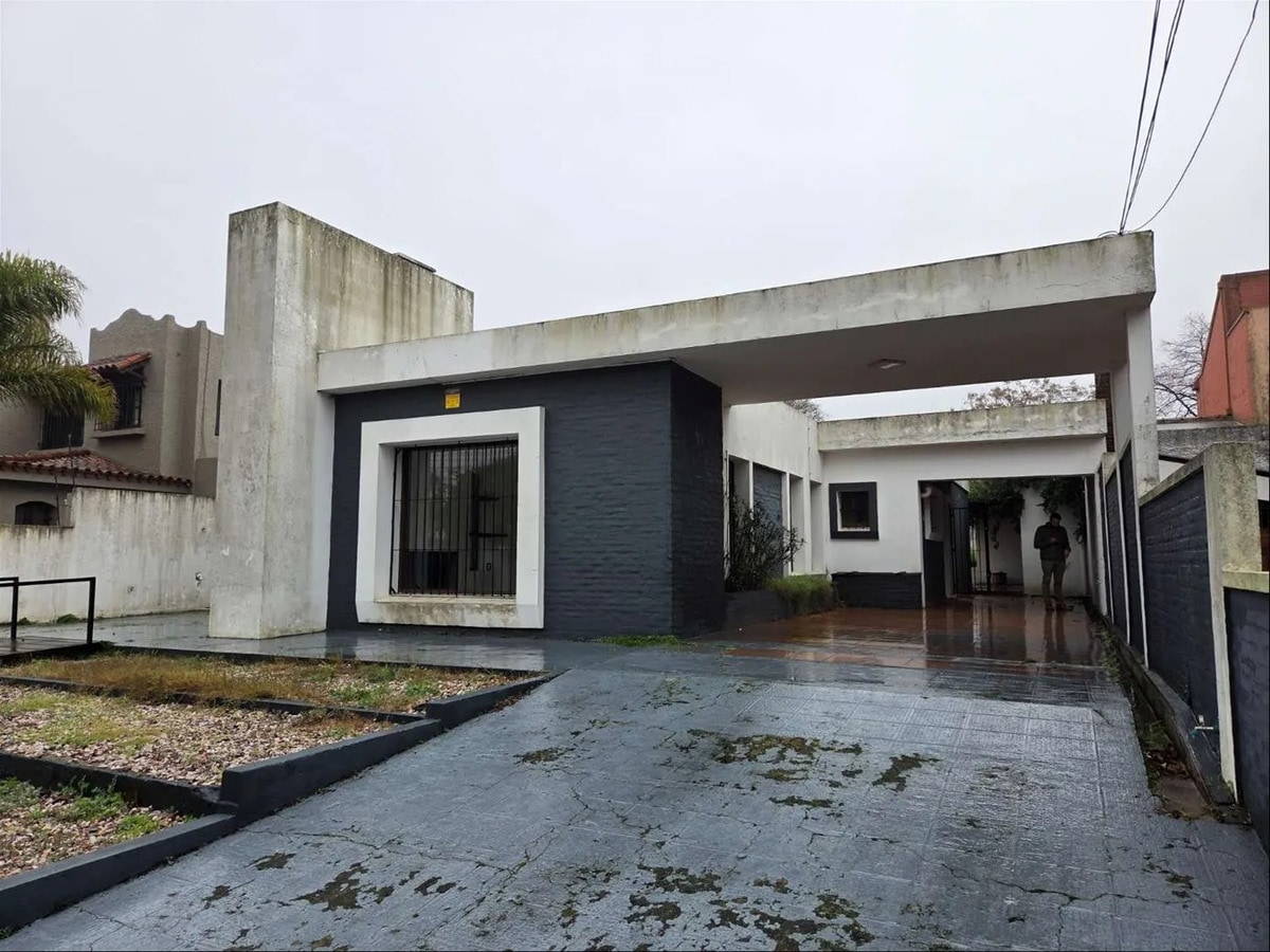 Alquiler O Venta - Casa Para Empresa - Oficina - Carrasco - Av. Italia - · Foto 2