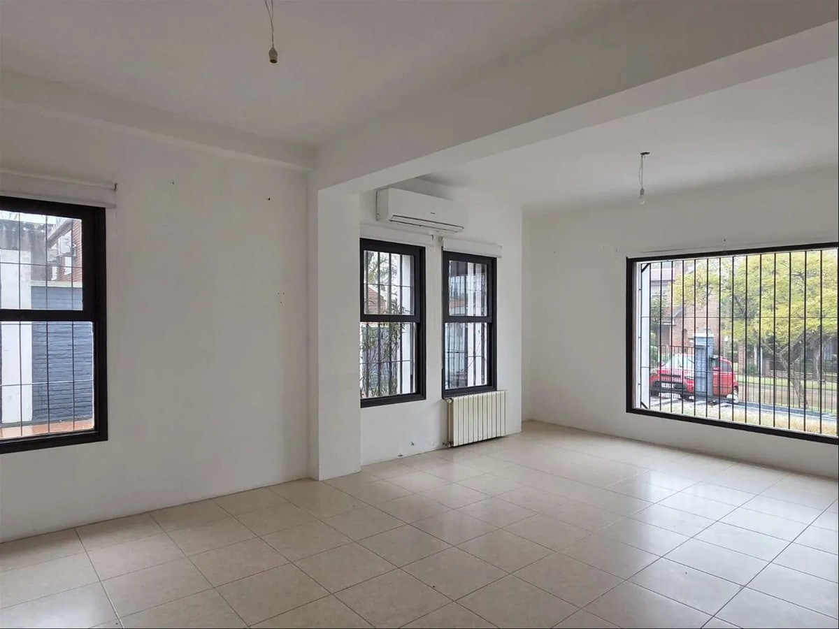 Alquiler O Venta - Casa Para Empresa - Oficina - Carrasco - Av. Italia - · Foto 5
