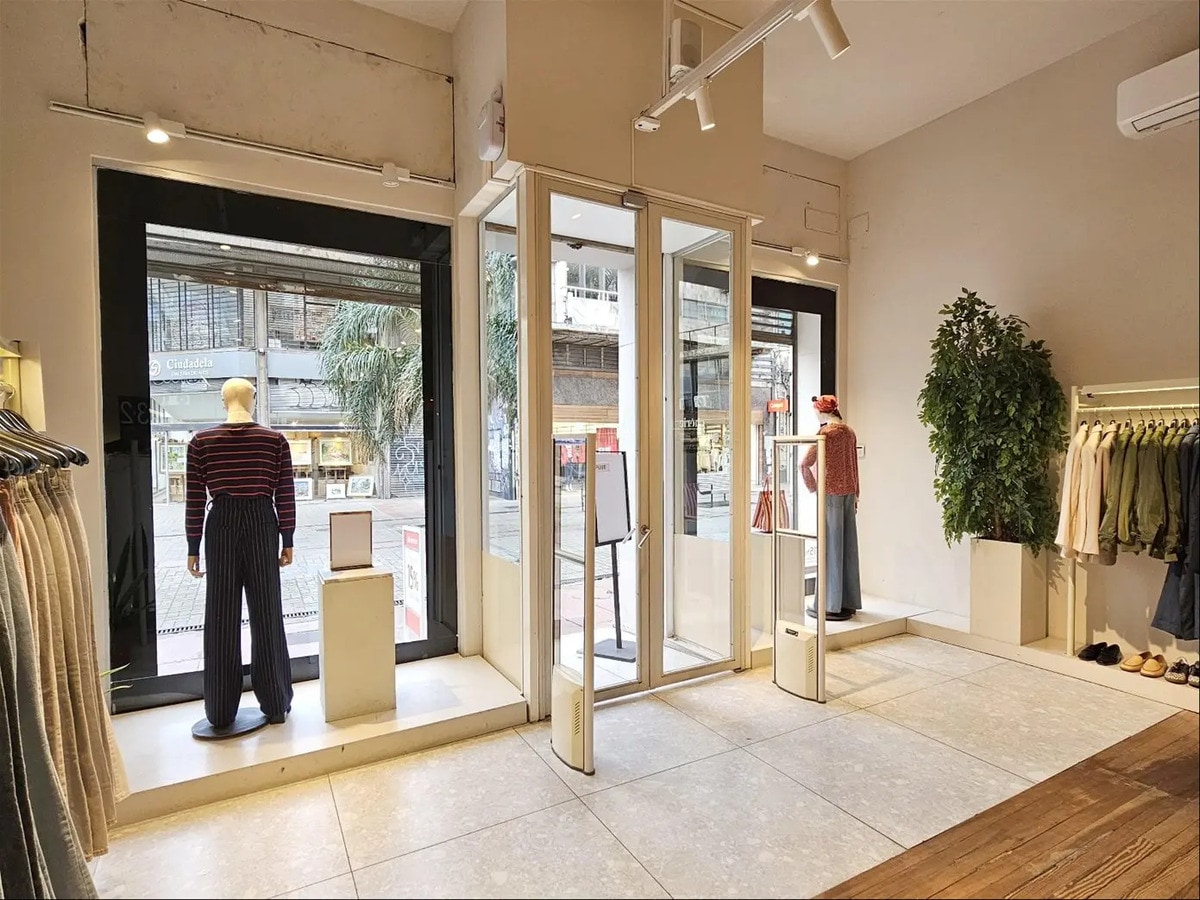 Alquiler-local Comercial- Ciudad Vieja - Para Entrar · Foto 8