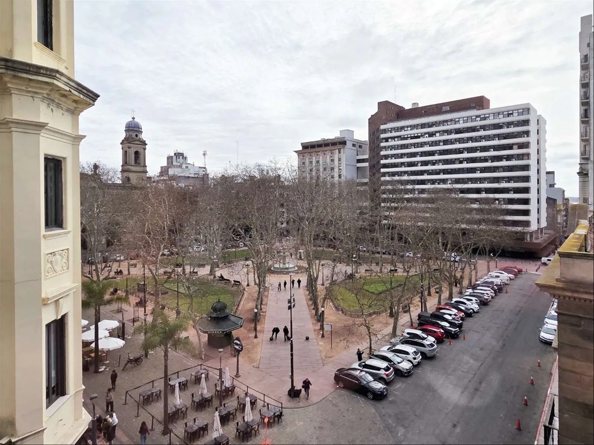 Alquiler - Oficina - Ciudad Vieja - Plaza Matriz - · Foto 4