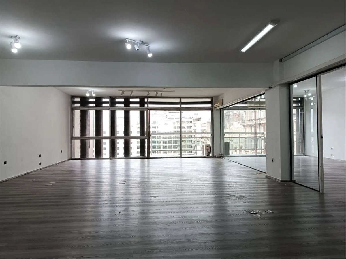 Alquiler O Venta - Oficina - Plaza Independencia - Centro A Pasos De Ciudad Vieja · Photo 2
