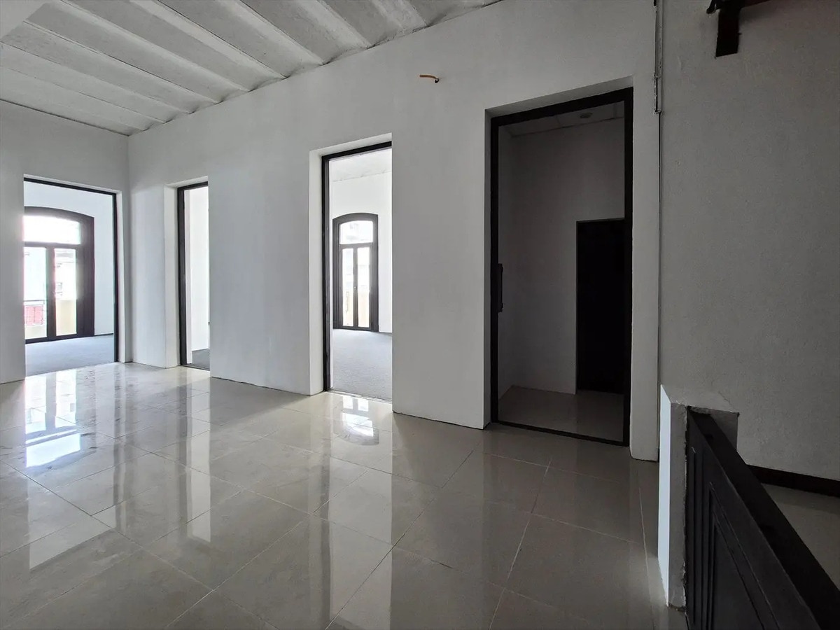 Alquiler - Oficinas - Centro - Edificio De Tres Pisos · Foto 12