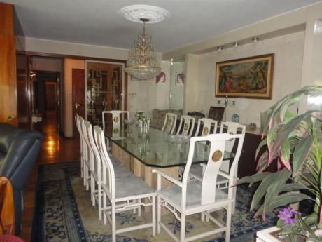 Apartamento En Venta De 4 Dormitorios + Servicio, Losa Y Garaje