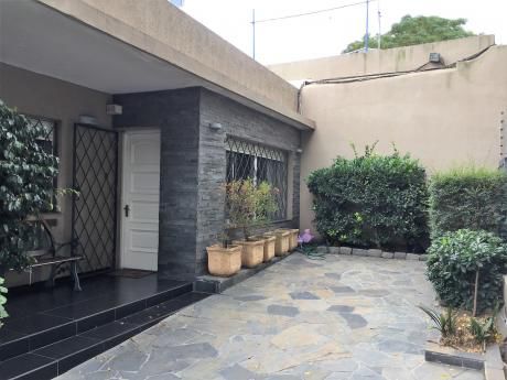 Excelente Casa Con Patio A La Venta En Buceo