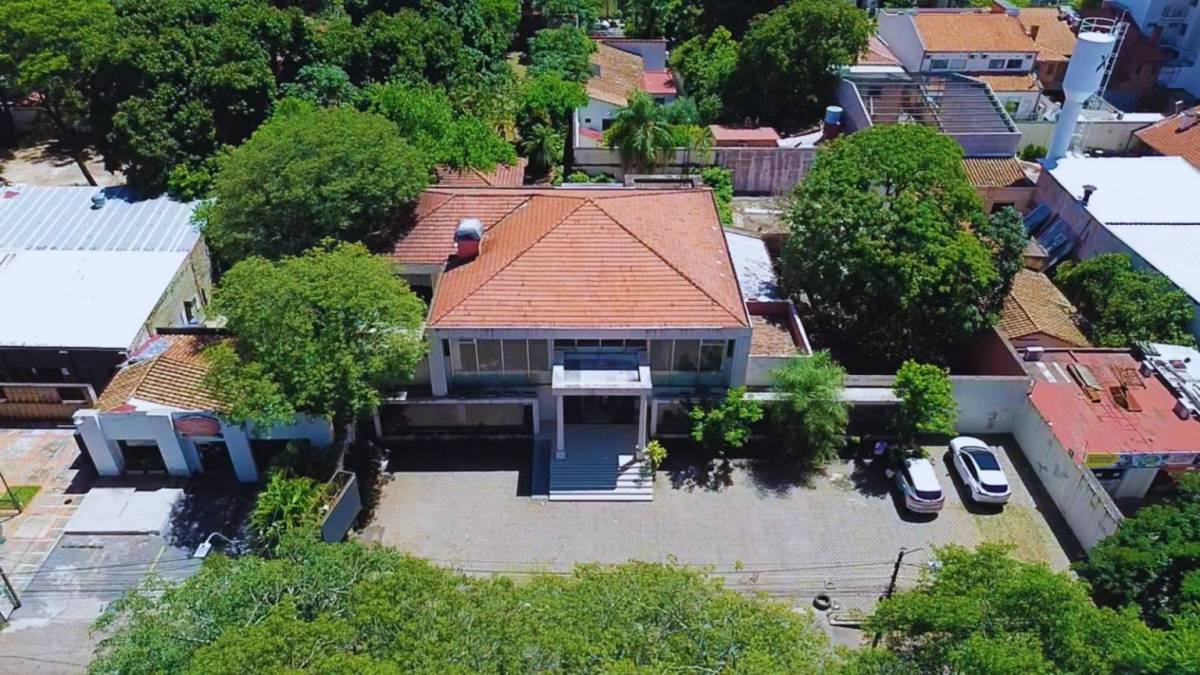 VENDO IMPORTANTE PROPIEDAD COMERCIAL | BARRIO VILLA AURELIA — foto 2
