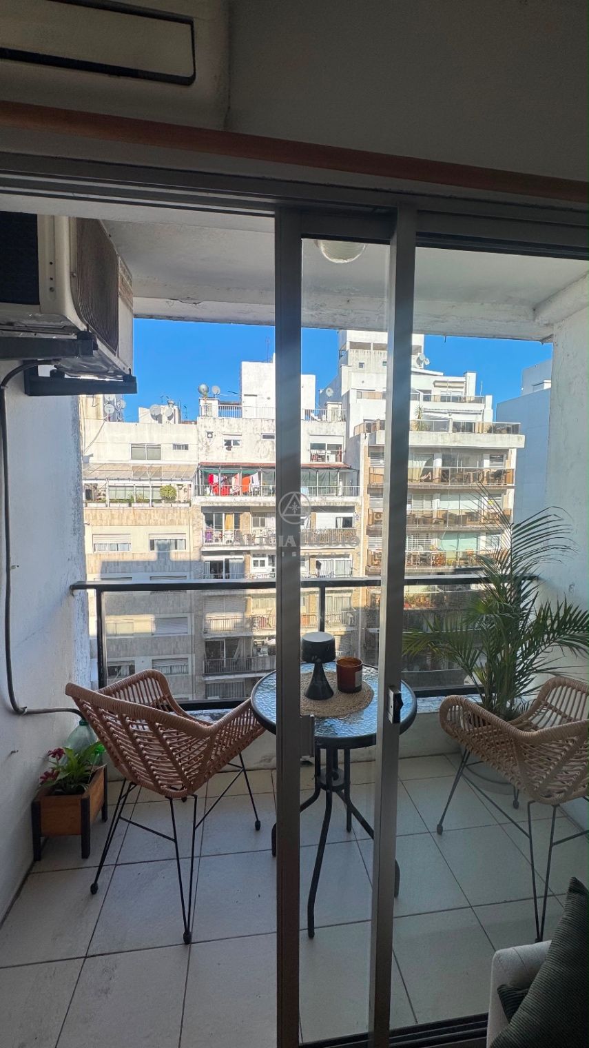 BERRO Y BARREIRO. PISO ALTO. BALCON. COCINA DEFINIDA, GC$6.000. RENTA $27.500 HASTA DIC 2026.