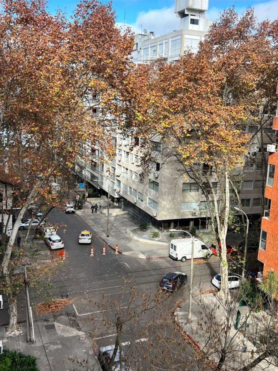 APARTAMENTO EN ALQUILER DE 2 DORMITORIOS. 2 BAÑOS. TERRAZA. SIN GARAJE