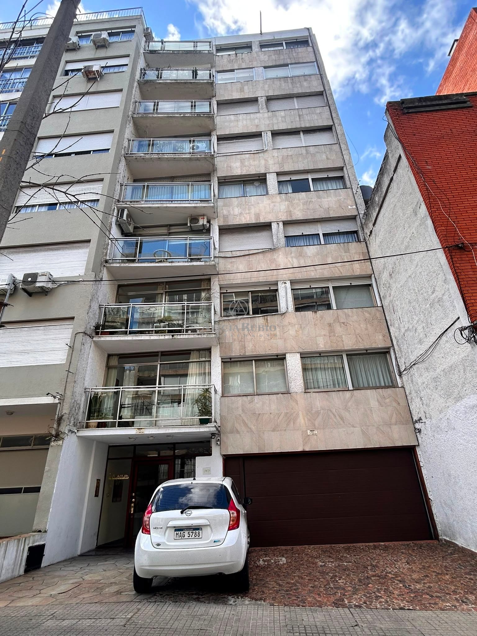 JUAN MARIA PEREZ 2869 ESQ. BTO BLANCO. 2 DORM + 2 BAÑOS + ESCRITORIO APARTE DE LA UNIDAD. GJE COMPARTIDO!