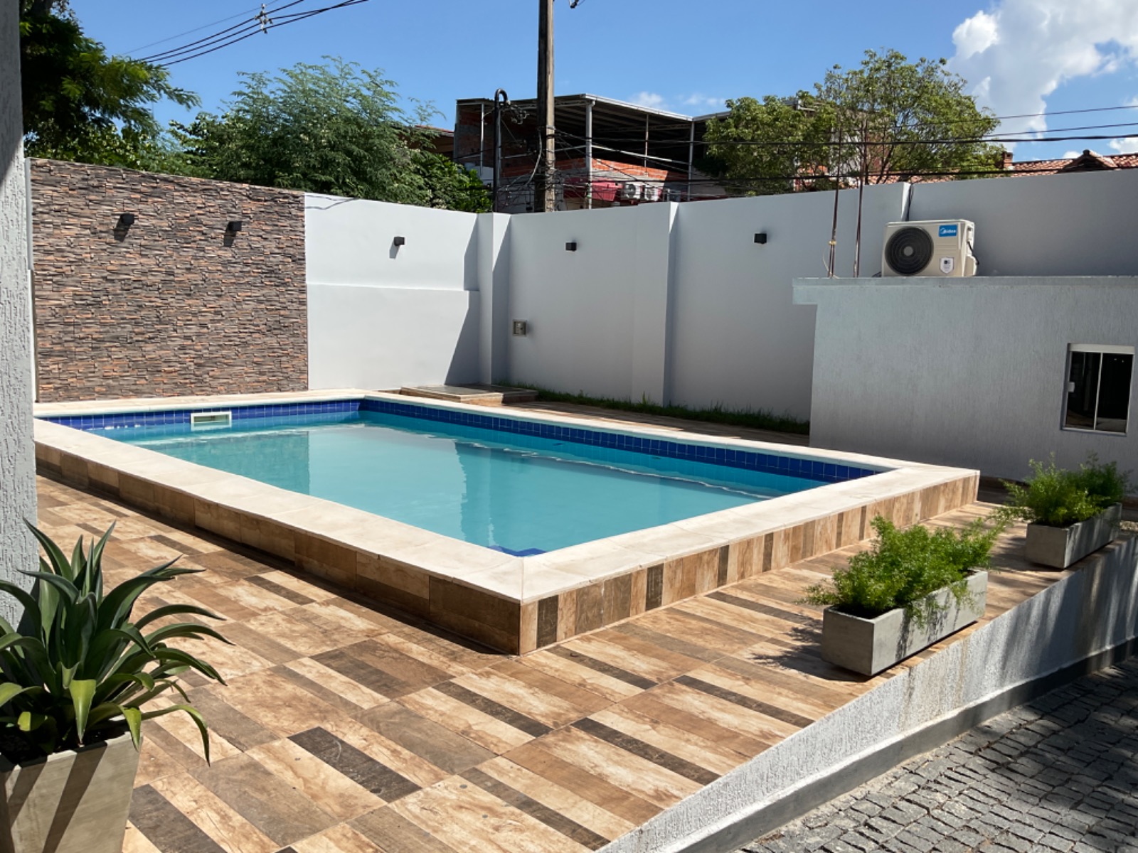 Alquilo hermoso duplex en el barrio Nazareth — foto 2