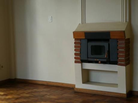 Alquiler, Hermosa Casa En Achumani Excelente Ubicación