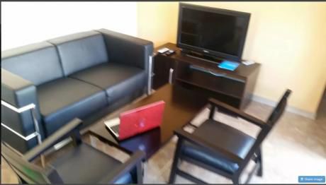 Apartamento En Propiedad Horizontal, Con Patio Y Fondo Propio, Al Frente