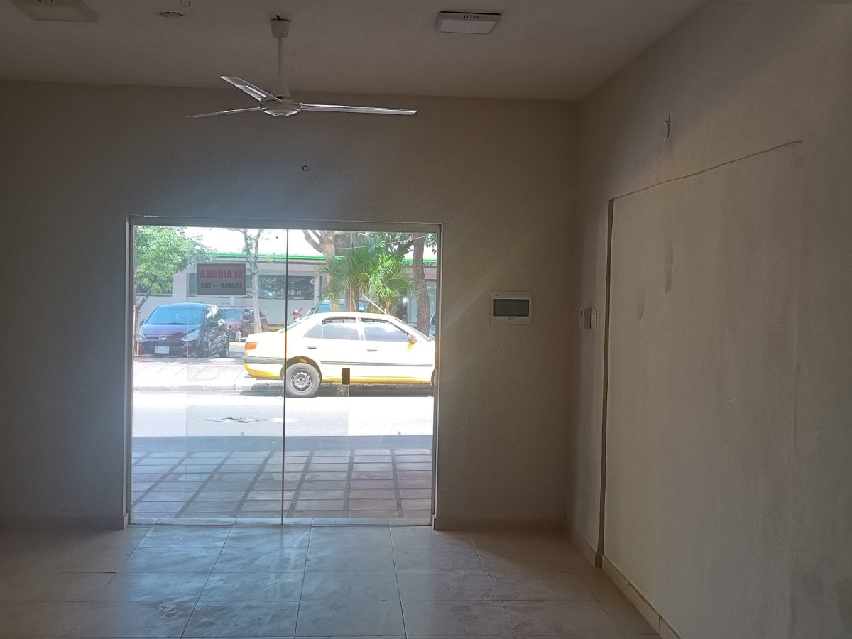 ALQUILO SALÓN COMERCIAL EN FERNANDO DE LA MORA — foto 2