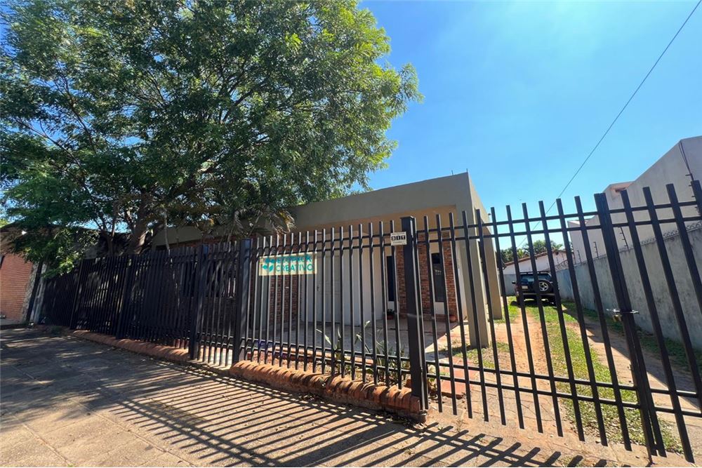 VENDO AMPLIA CASA EN SAN LORENZO     J.A — foto 2