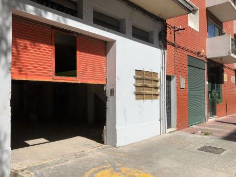 Amplio Galpón A Metros De Shopping Tres Cruces