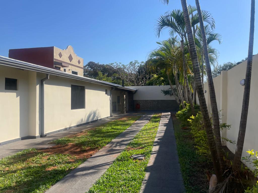 CASA EN ALQUILER ZONA LUQUE — foto 2