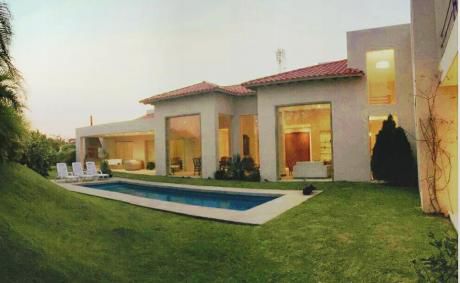 ¡espectacular Mansión A La Venta En El Urubo!