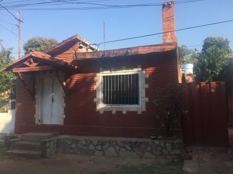 Vendo Casa Ubicada En El Barrio San Felipe A Pasos Del Centro De San Lorenzo.