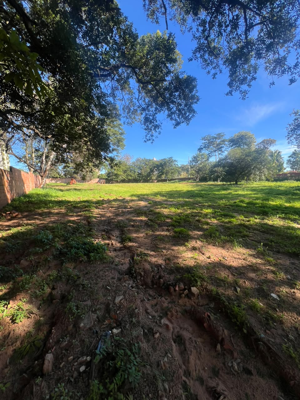 ALQUILO AMPLIO TERRENO SOBRE PRIMER PRESIDENTE — foto 2