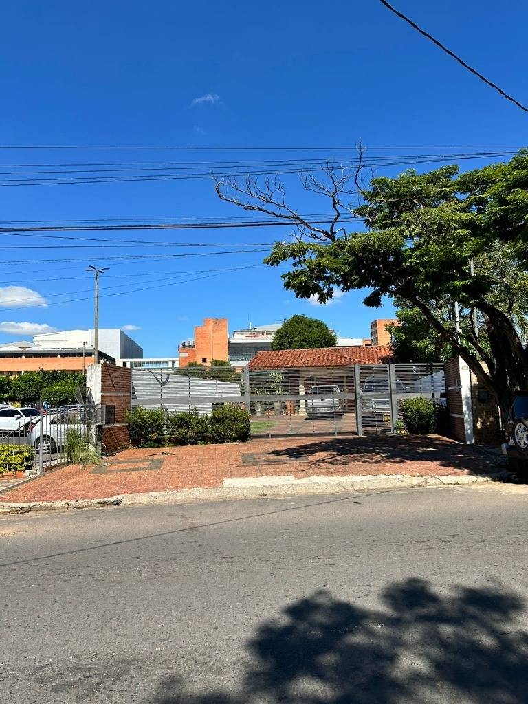 ALQUILO CASA PARA OFICINA O VIVIENDA ZONA MULTIPLAZA . — foto 2