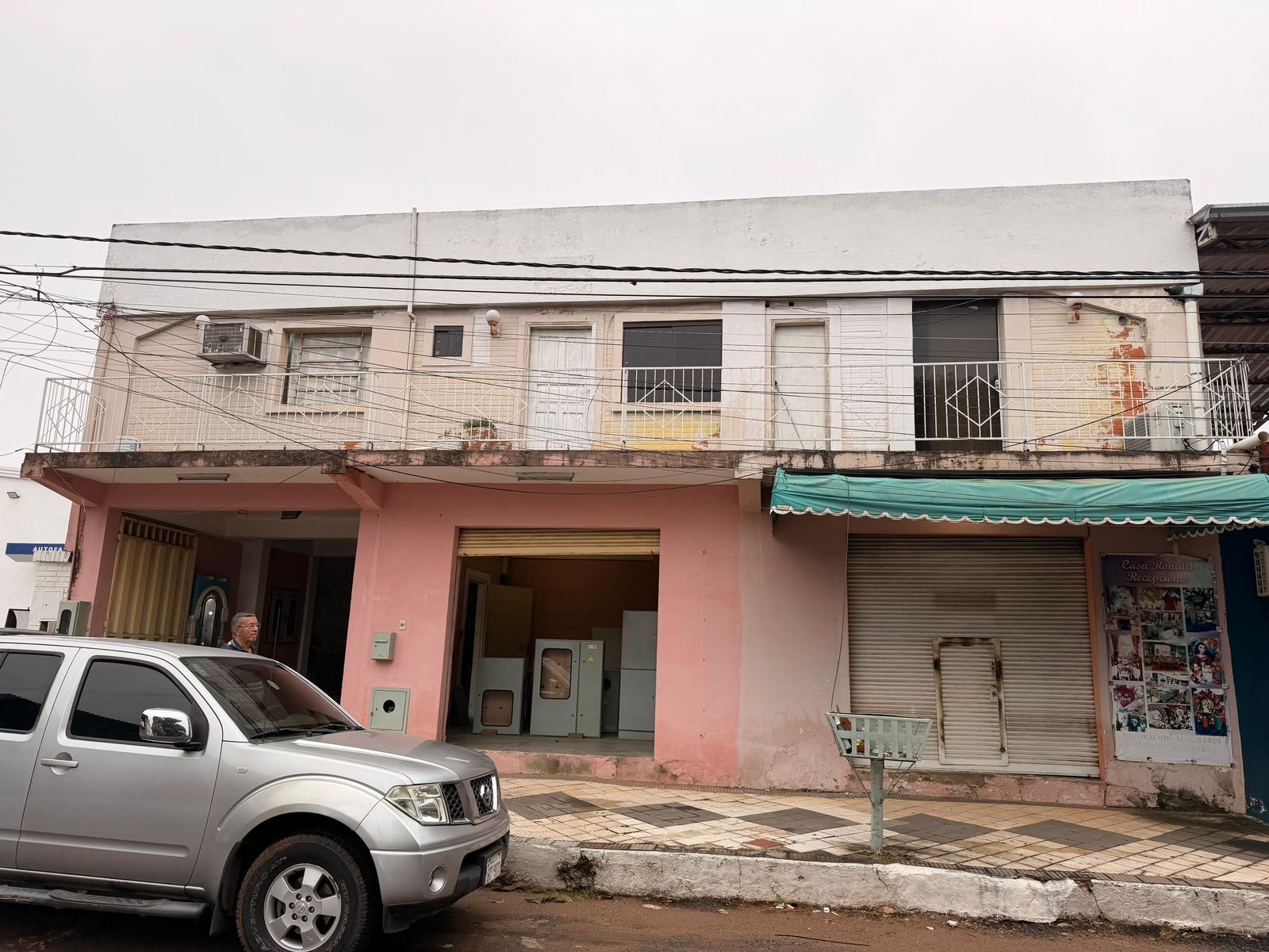 ALQUILO PROPIEDAD COMERCIAL EN LAMBARÉ — foto 3